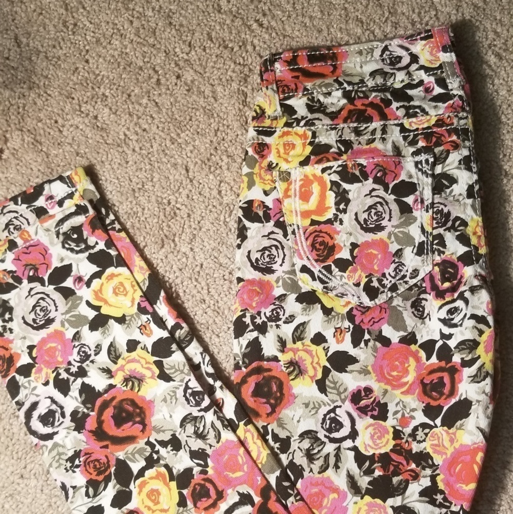 Floral Skinny Lily Jeans - Picture 2 of 8